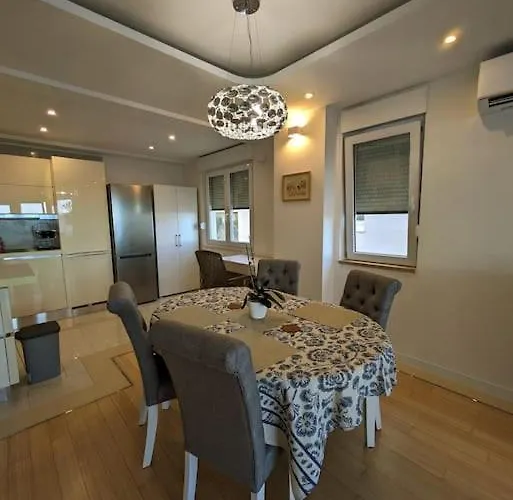 Seaside Bliss In Appartement Split